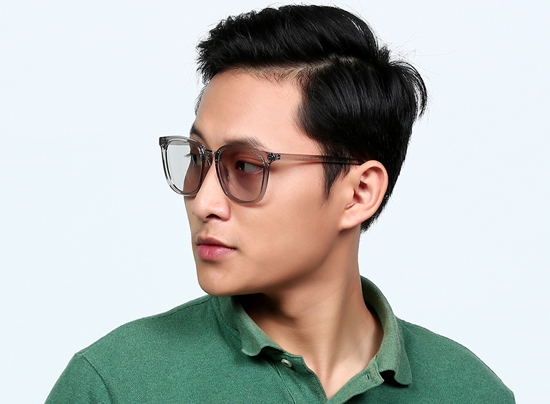 Gọng vuông sẽ là lựa chọn hợp lý cho những ai đang theo đuổi phong cách mạnh mẽ